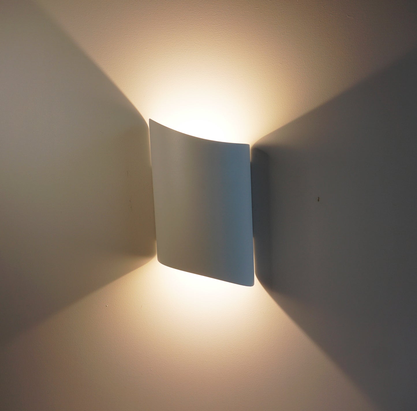 LED wandlamp Flat Curve Wit binnen en buiten warm wit